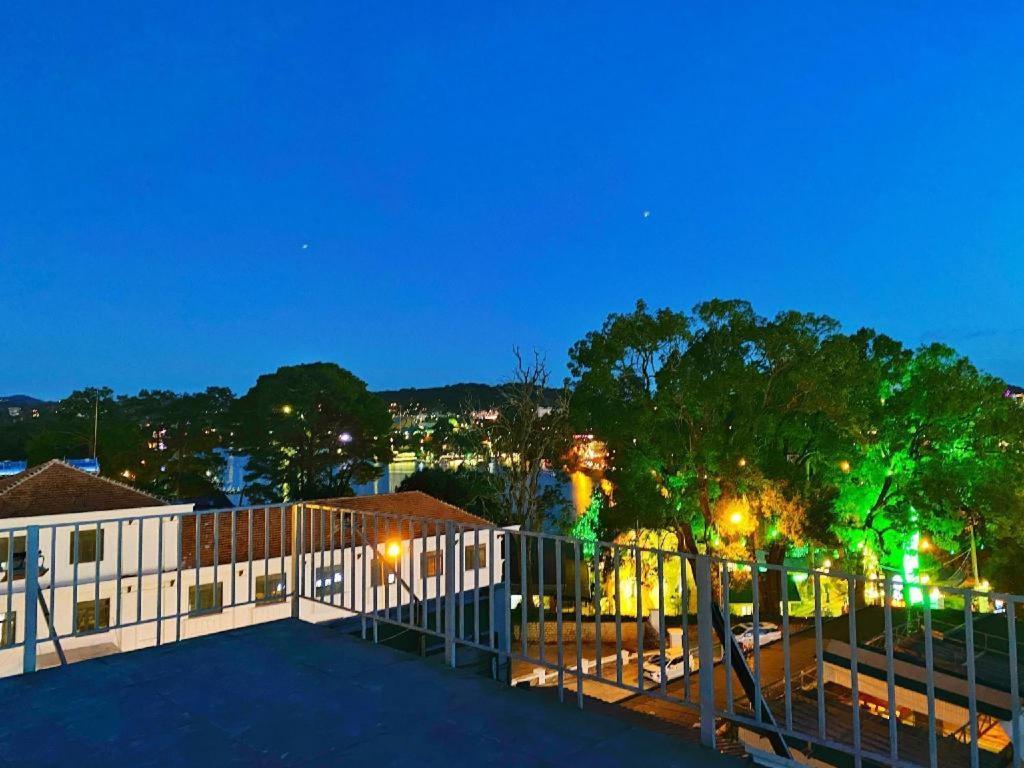 Gold Night Hotel Đà Lạt Exterior foto