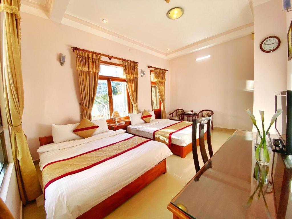 Gold Night Hotel Đà Lạt Exterior foto